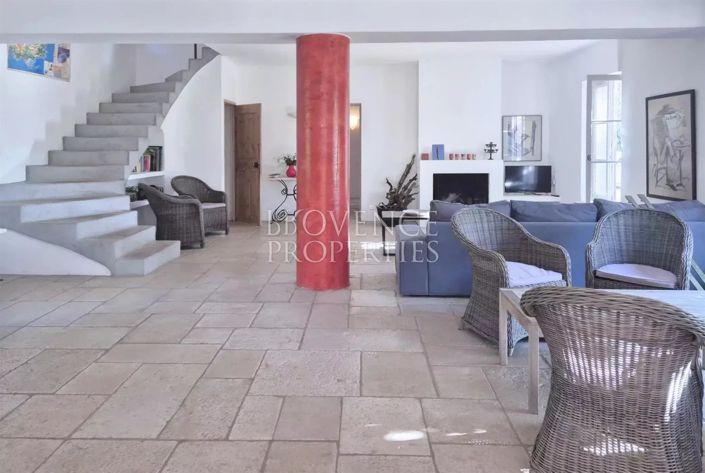 Image No.7-5 Bed House for sale