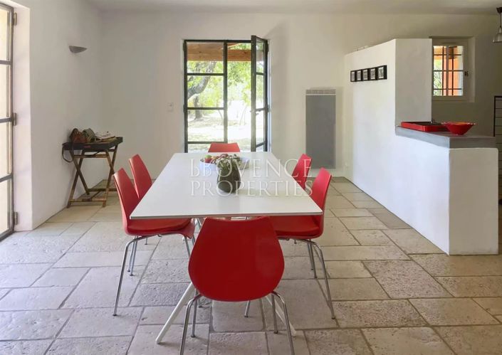 Image No.9-5 Bed House for sale