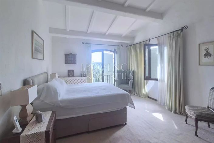 Image No.10-4 Bed House for sale