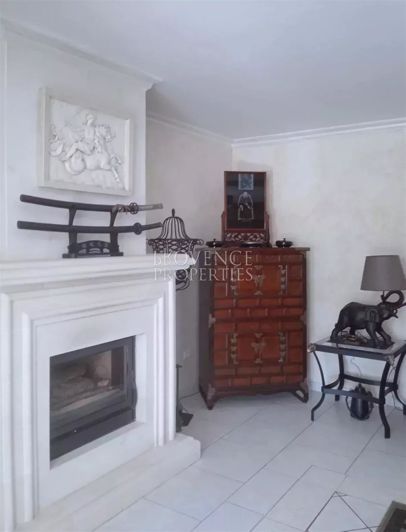 Image No.10-3 Bed House for sale