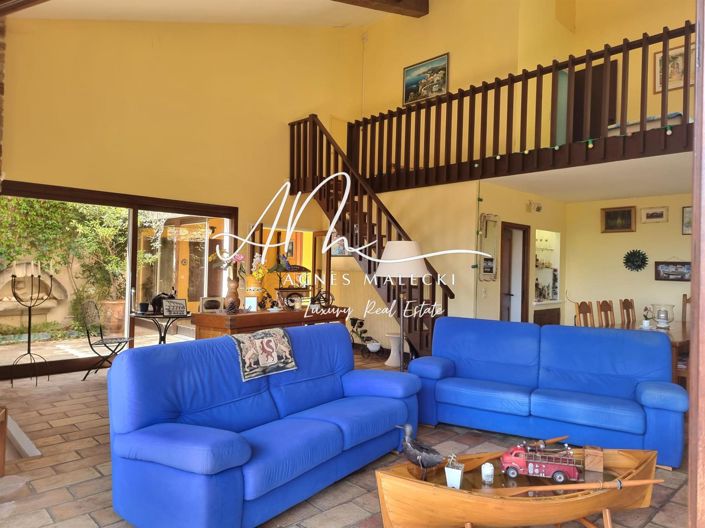 Image No.6-4 Bed House for sale