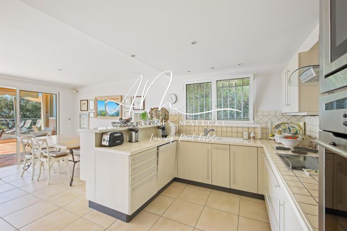 Image No.14-4 Bed House for sale