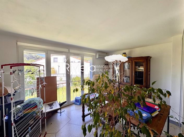 Image No.11-5 Bed House for sale