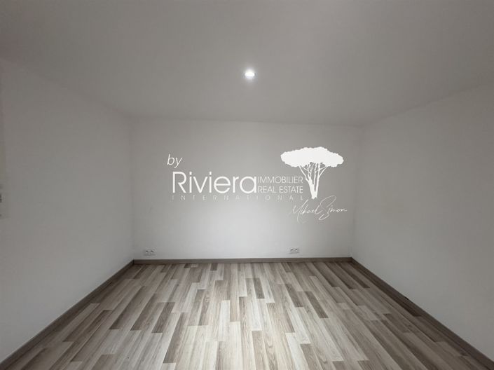 Image No.17-5 Bed House for sale