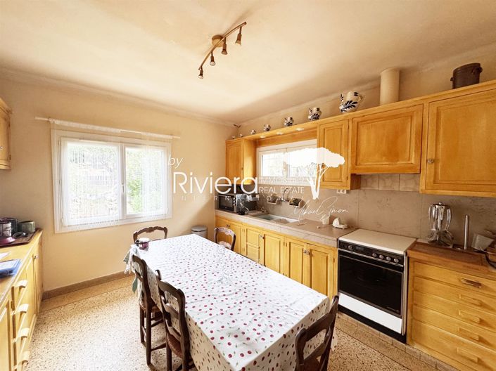 Image No.9-5 Bed House for sale