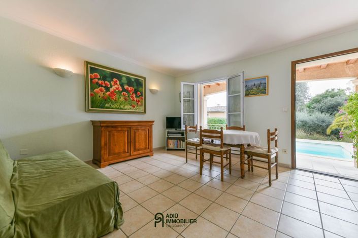 Image No.19-7 Bed House for sale