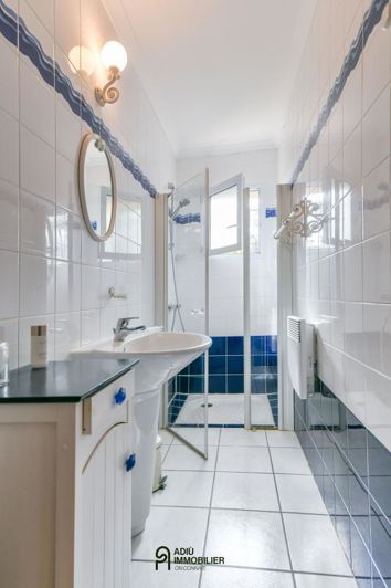 Image No.24-7 Bed House for sale