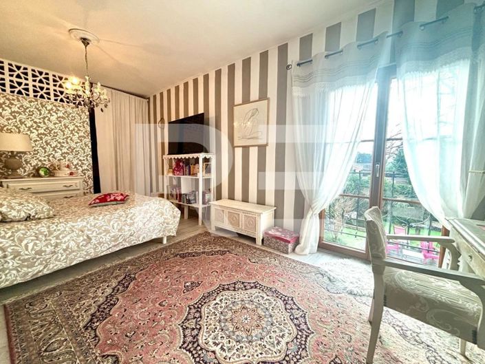 Image No.11-5 Bed House for sale