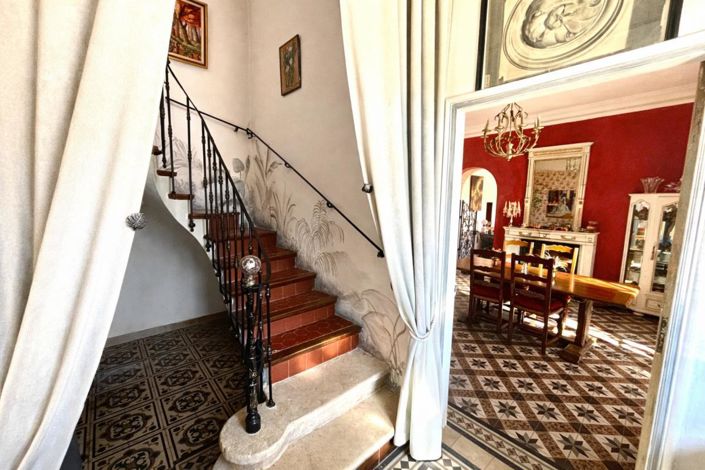 Image No.6-5 Bed House for sale