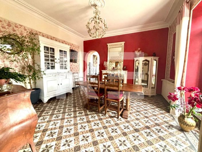 Image No.7-5 Bed House for sale