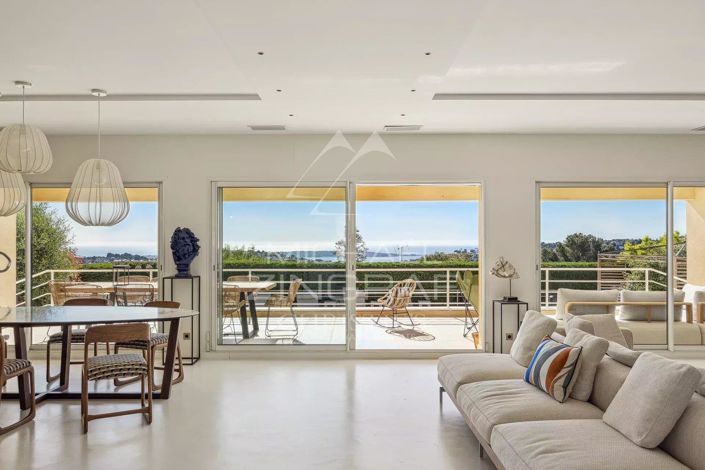 Image No.7-5 Bed House for sale