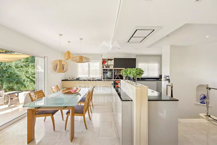 Image No.6-3 Bed House for sale