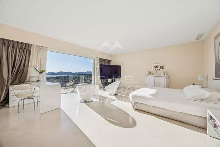 Image No.7-7 Bed House for sale