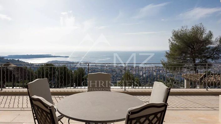 Image No.2-8 Bed House for sale