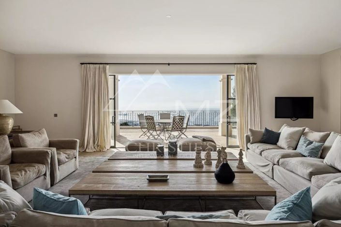 Image No.4-8 Bed House for sale