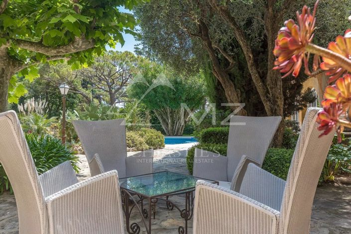 Image No.3-5 Bed House for sale