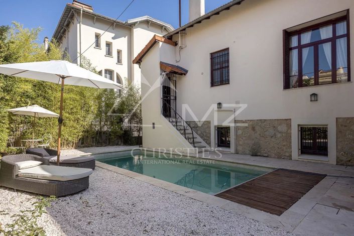 Image No.2-6 Bed House for sale