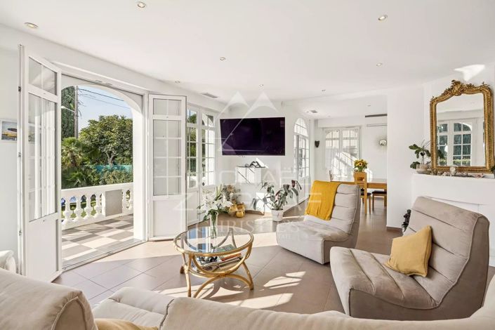 Image No.3-4 Bed House for sale