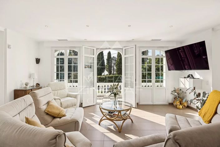 Image No.5-4 Bed House for sale