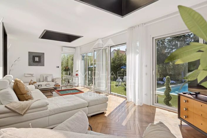 Image No.3-4 Bed House for sale