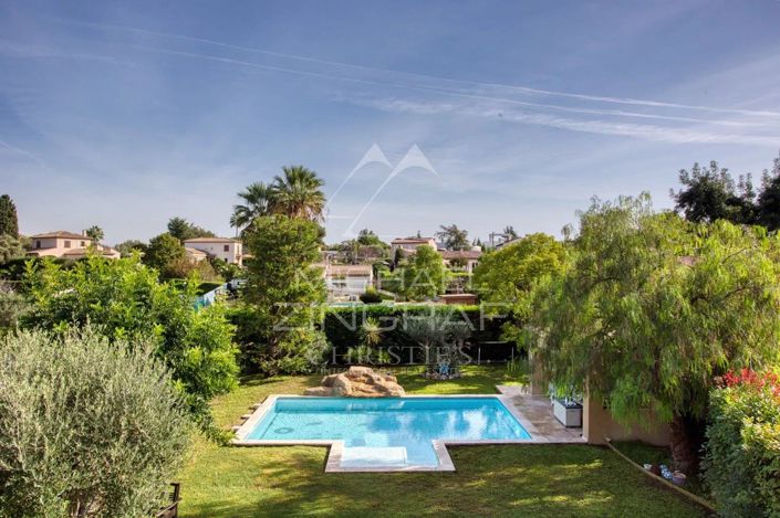 Image No.2-4 Bed House for sale