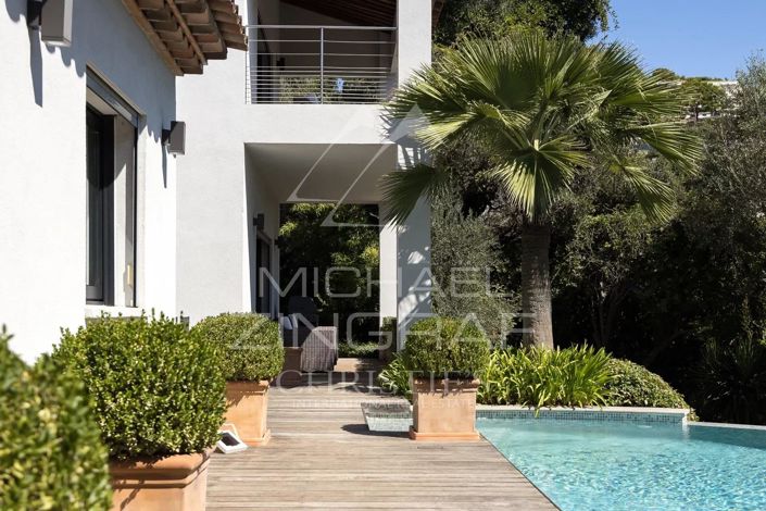 Image No.2-4 Bed House for sale