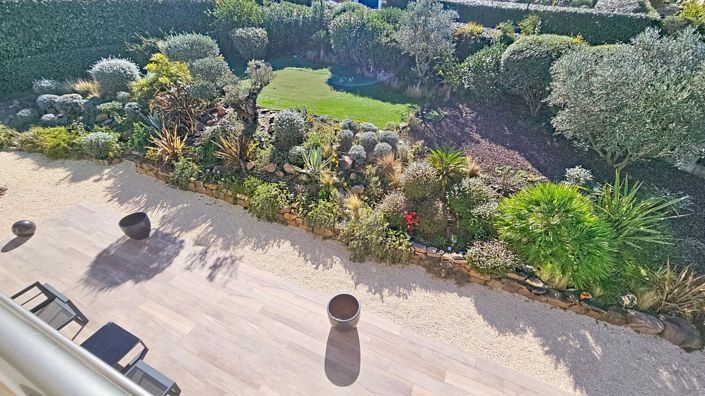 Image No.10-4 Bed Property for sale