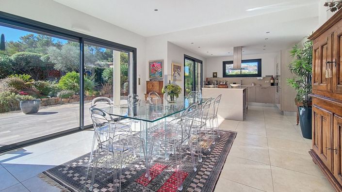 Image No.13-4 Bed Property for sale