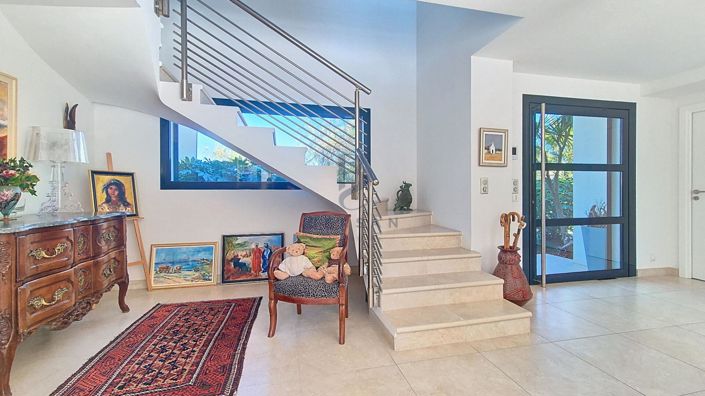 Image No.14-4 Bed Property for sale