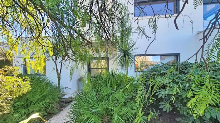 Image No.4-4 Bed Property for sale