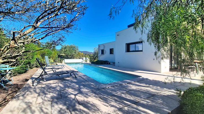 Image No.6-4 Bed Property for sale