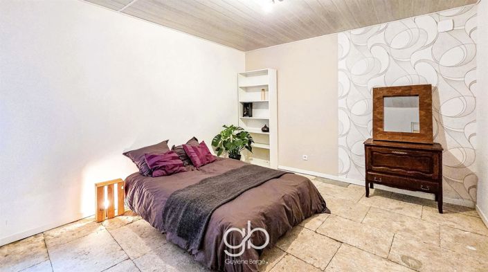 Image No.12-5 Bed House for sale