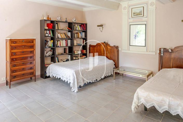 Image No.11-4 Bed House for sale