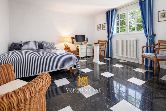 Image No.17-7 Bed House for sale