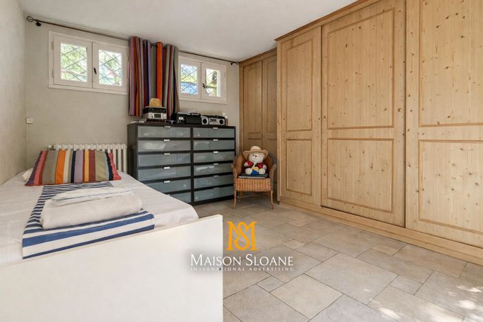 Image No.18-7 Bed House for sale