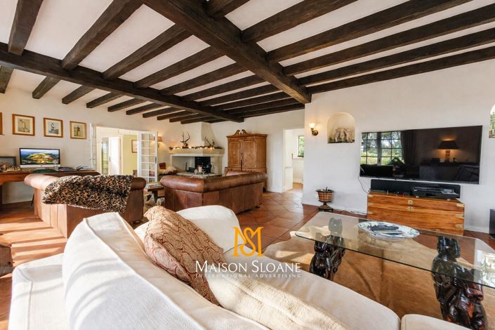 Image No.8-7 Bed House for sale