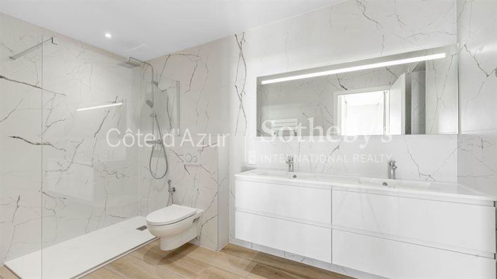 Image No.11-Propriété de 5 chambres à vendre à Les Issambres