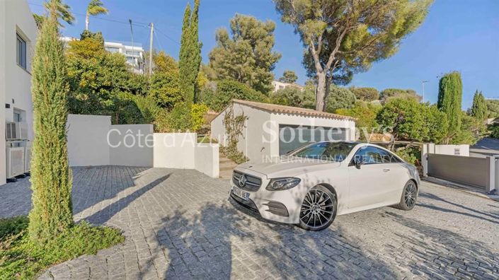 Image No.18-5 Bed Property for sale