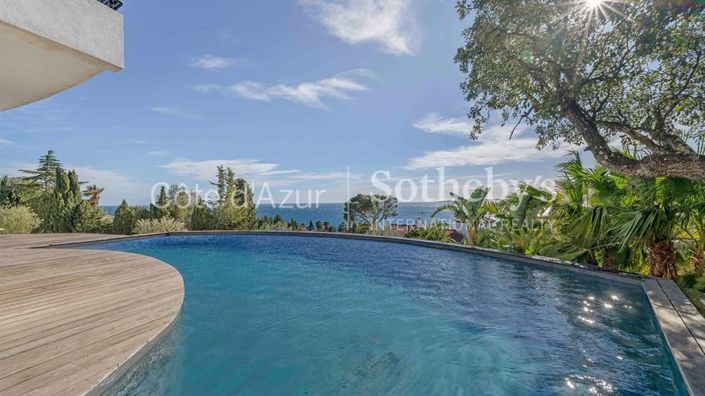 Image No.20-5 Bed Property for sale