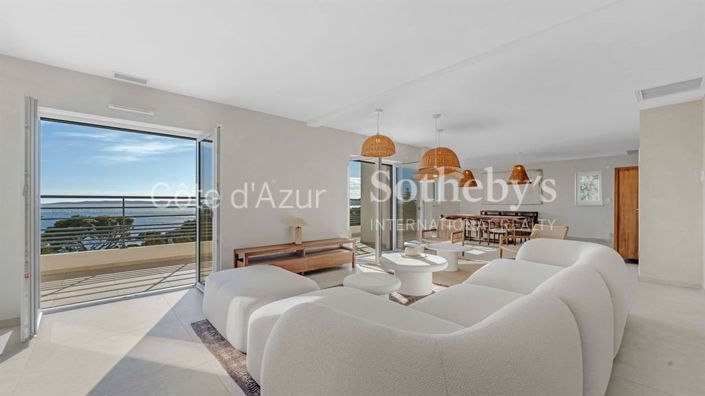 Image No.5-5 Bed Property for sale