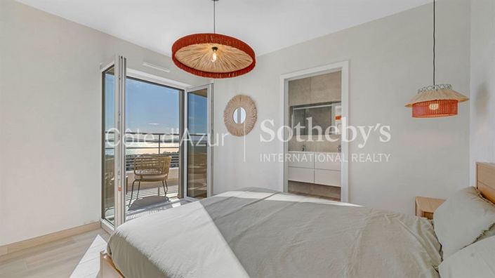 Image No.9-5 Bed Property for sale