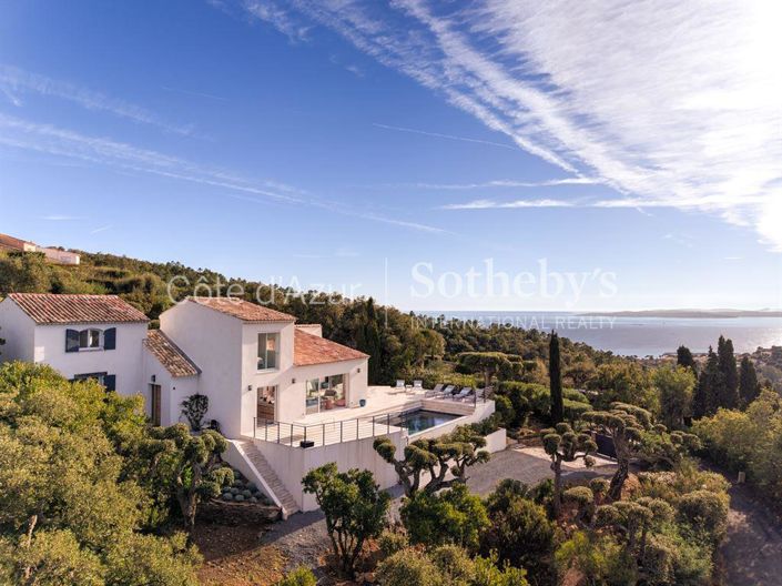 Image No.18-6 Bed Property for sale