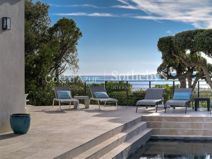 Image No.2-6 Bed Property for sale