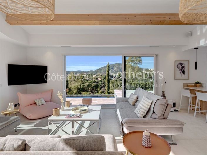 Image No.7-6 Bed Property for sale