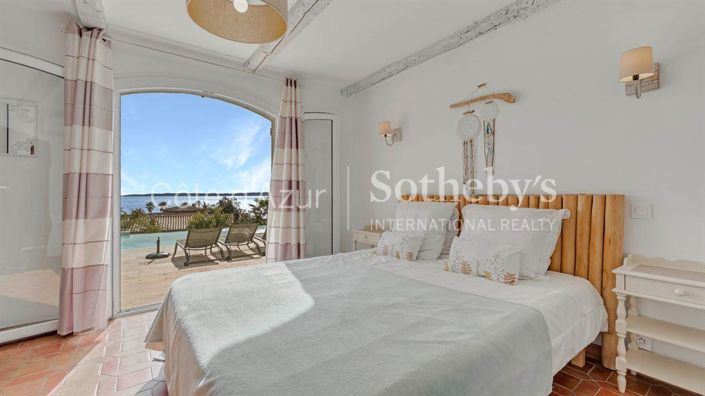 Image No.11-6 Bed House for sale