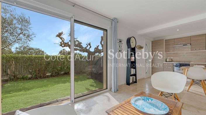 Image No.16-6 Bed House for sale