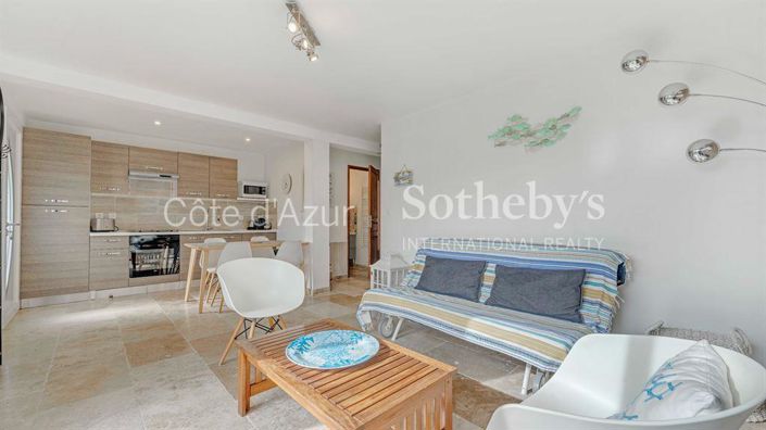 Image No.17-6 Bed House for sale