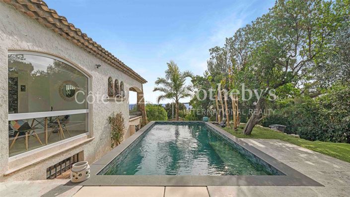 Image No.4-6 Bed House for sale