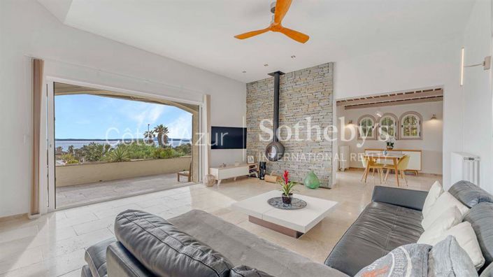 Image No.6-6 Bed House for sale