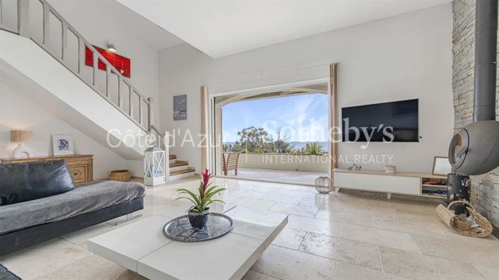 Image No.7-6 Bed House for sale